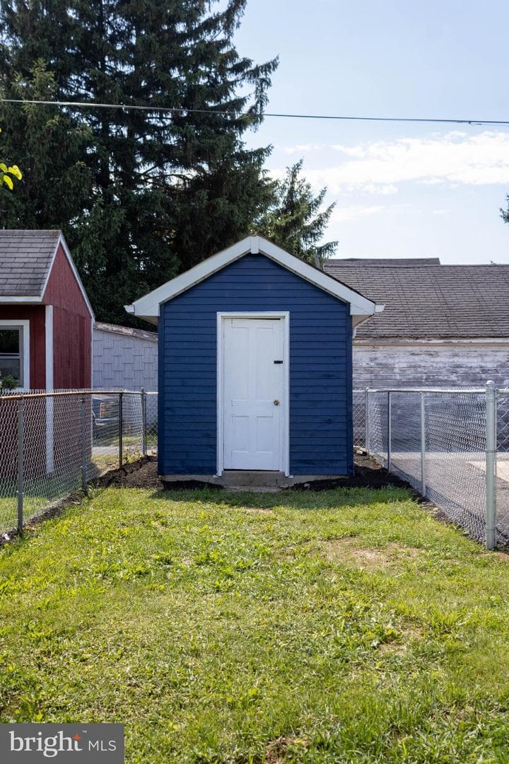 213 Fairview Avenue photo 57