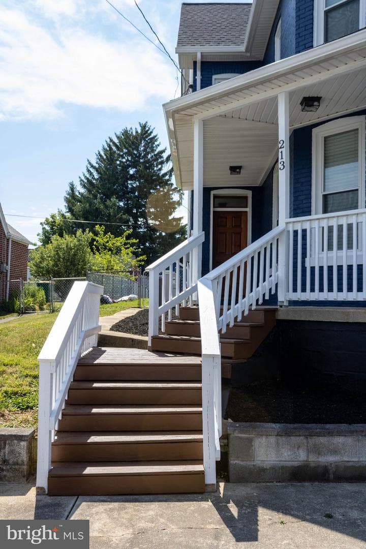 213 Fairview Avenue photo 7