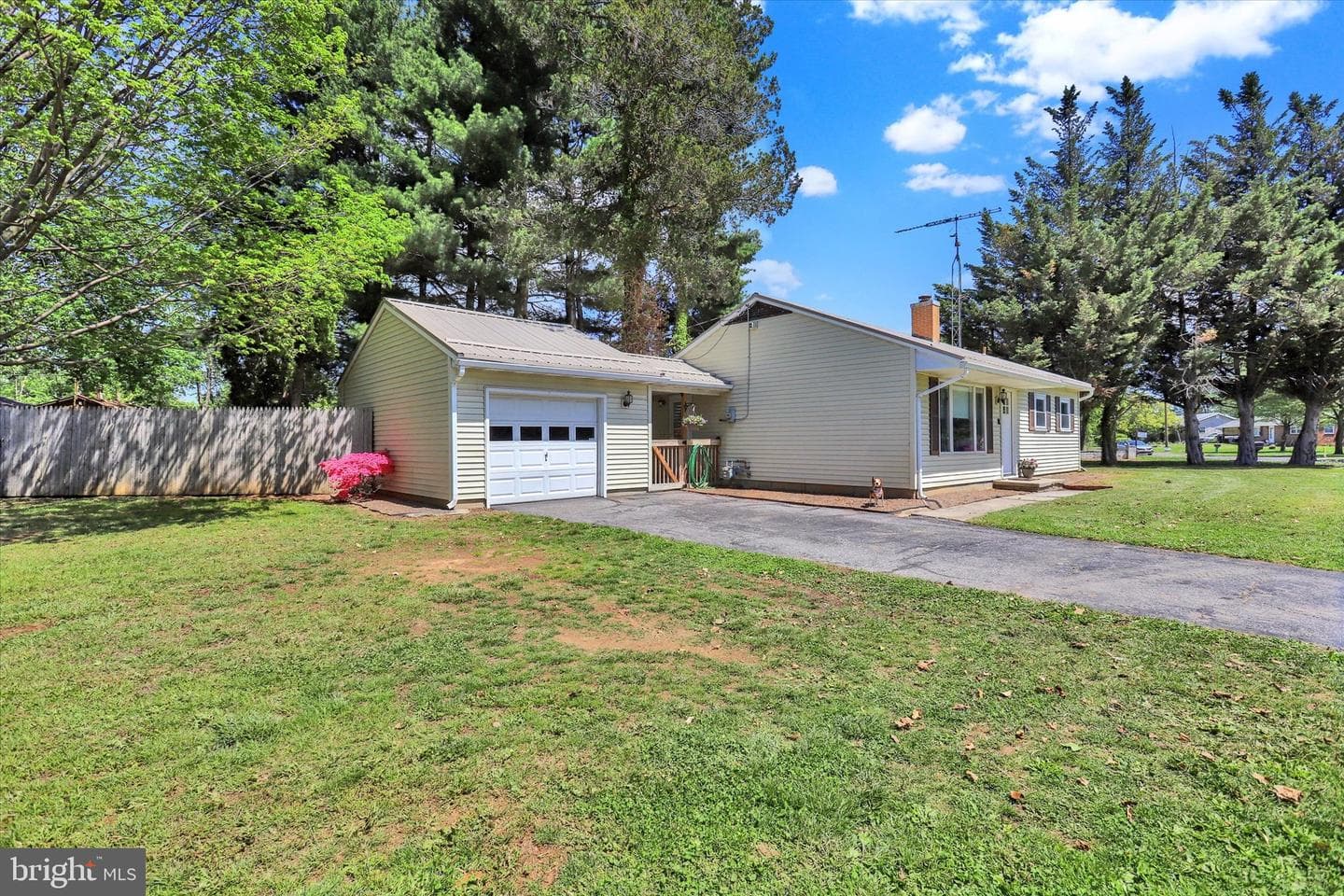 1 Lincoln Drive photo 2