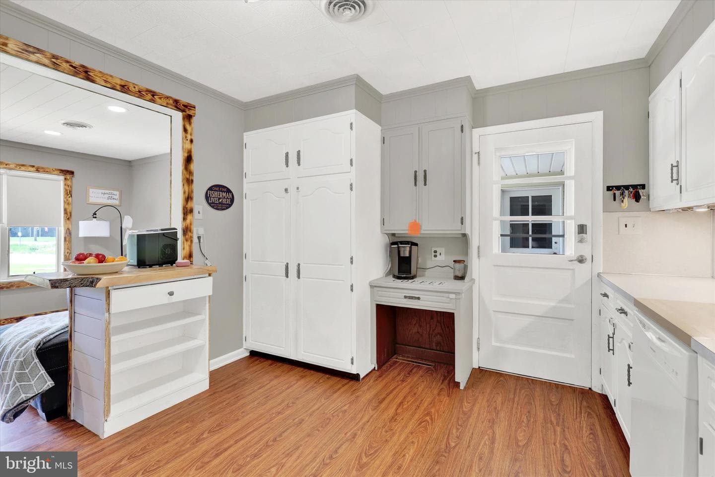 1 Lincoln Drive photo 8