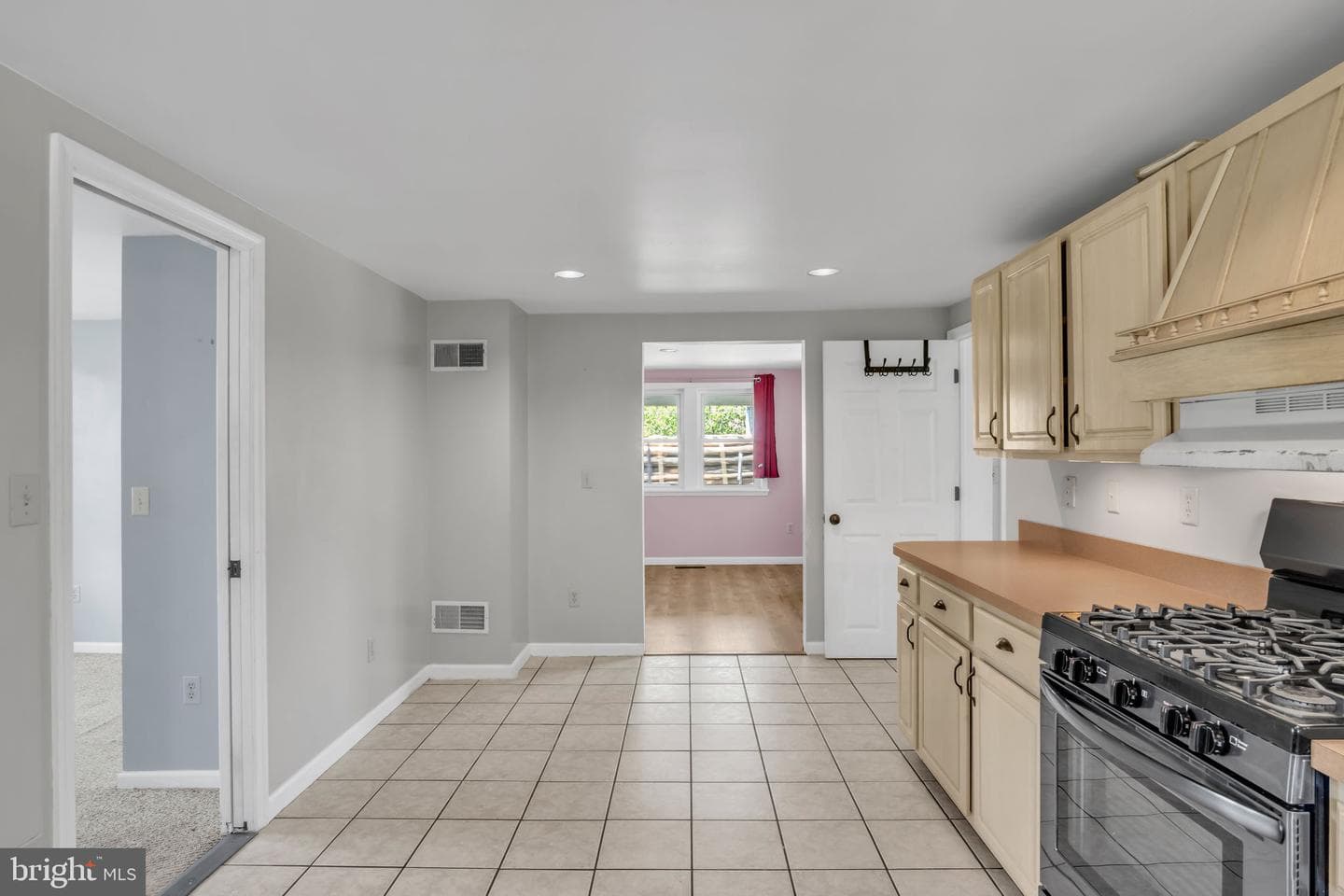 6953 Lincoln Way East Way E photo 5