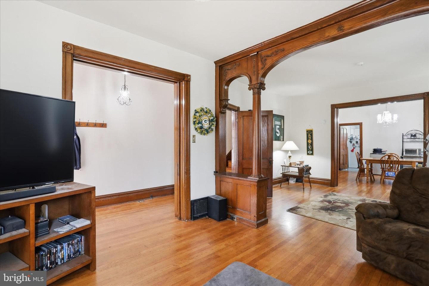 539 E King St photo 33
