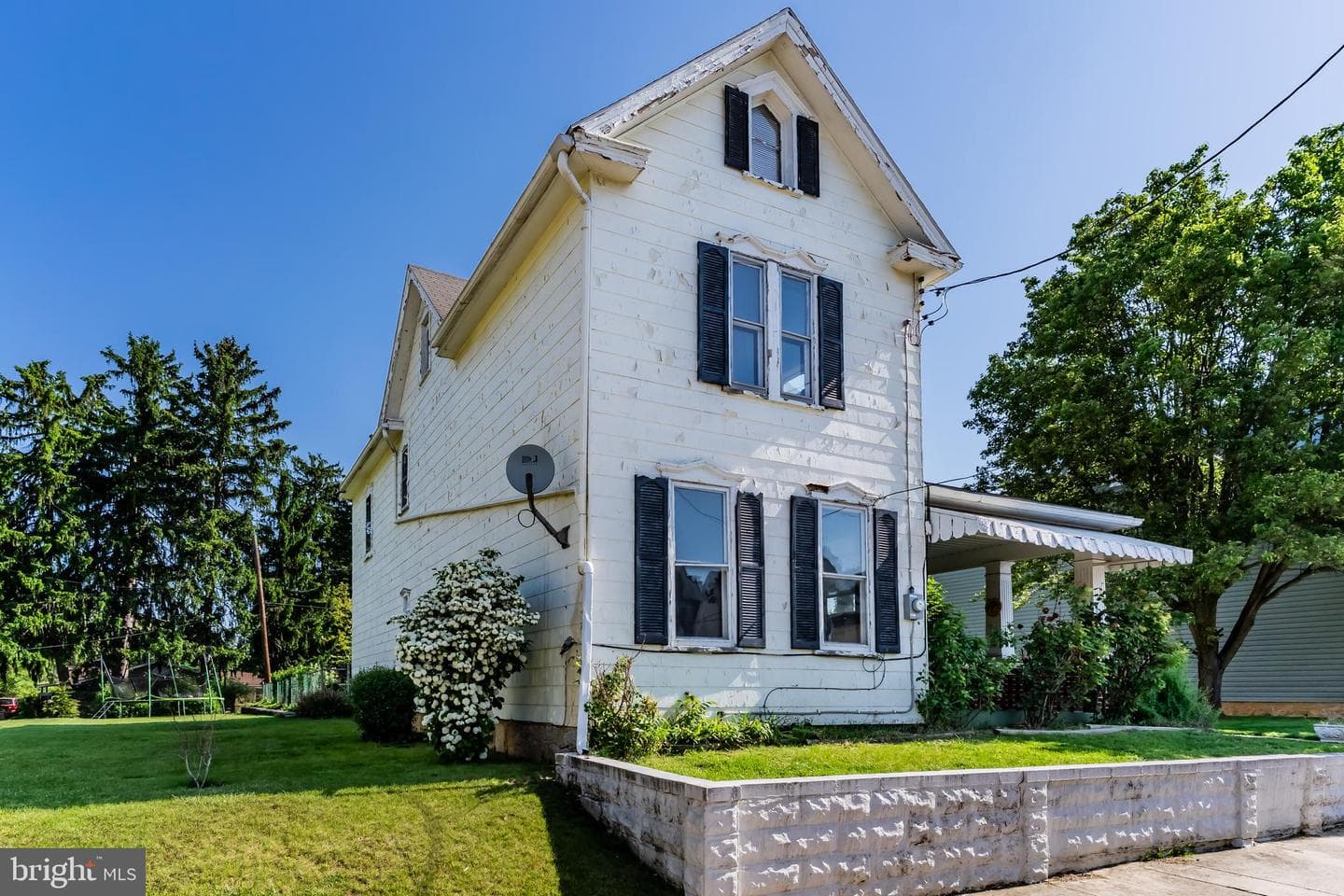 351 E E Catherine Street photo 3