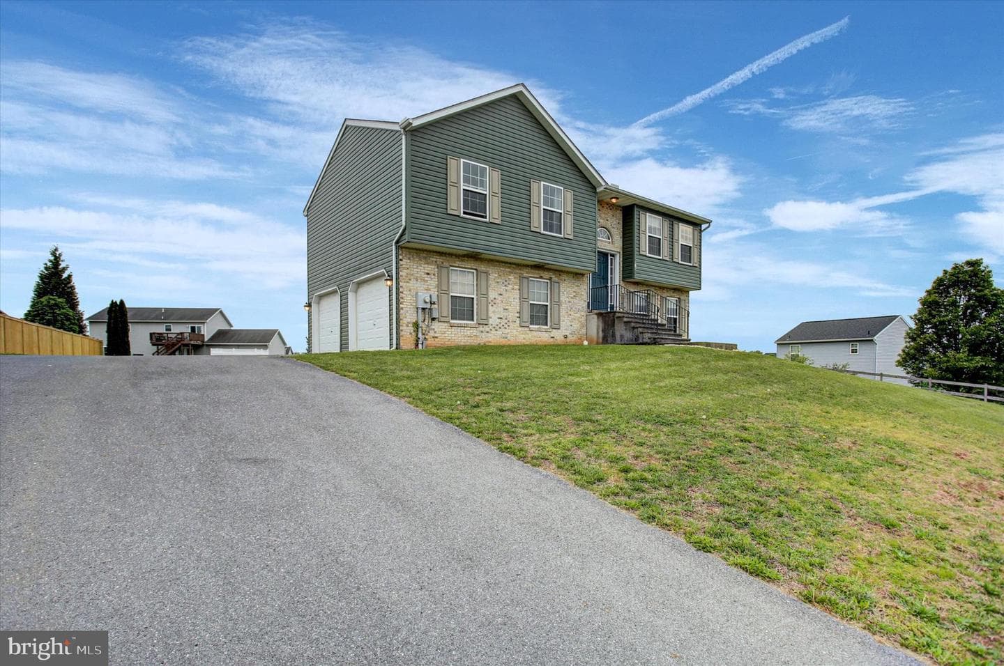 828 Essex Circle, Greencastle