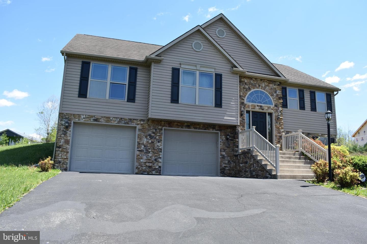 10912 Deerwood Drive photo 3