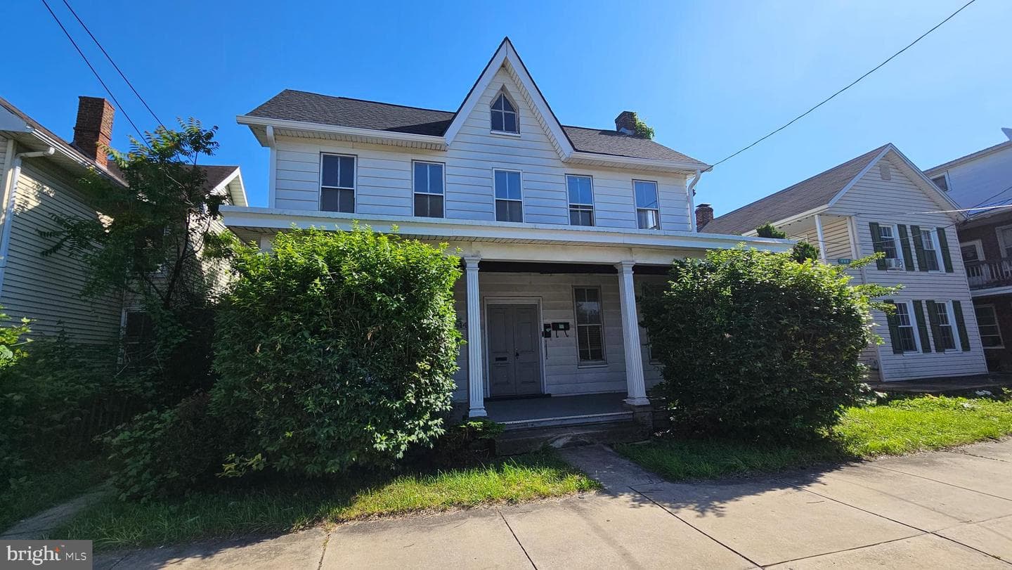 446 E Queen Street, Chambersburg
