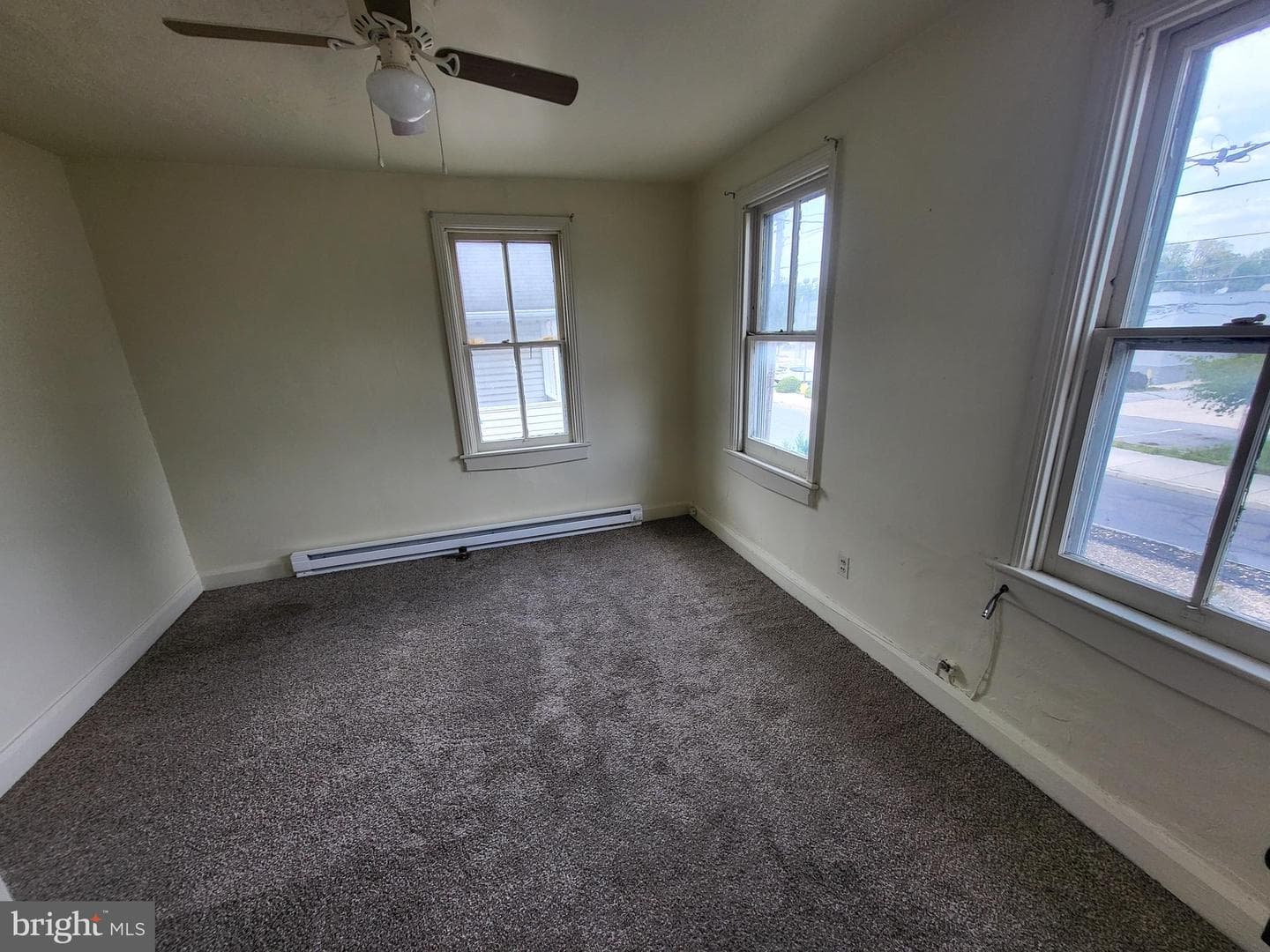 446 E Queen Street photo 12
