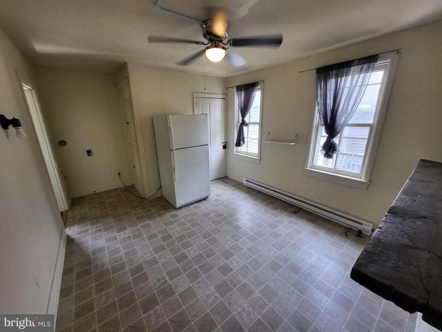 446 E Queen Street photo 13