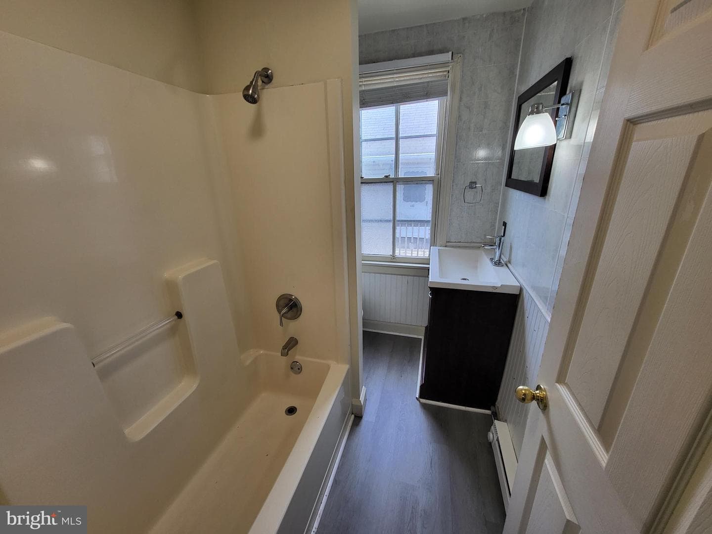 446 E Queen Street photo 14