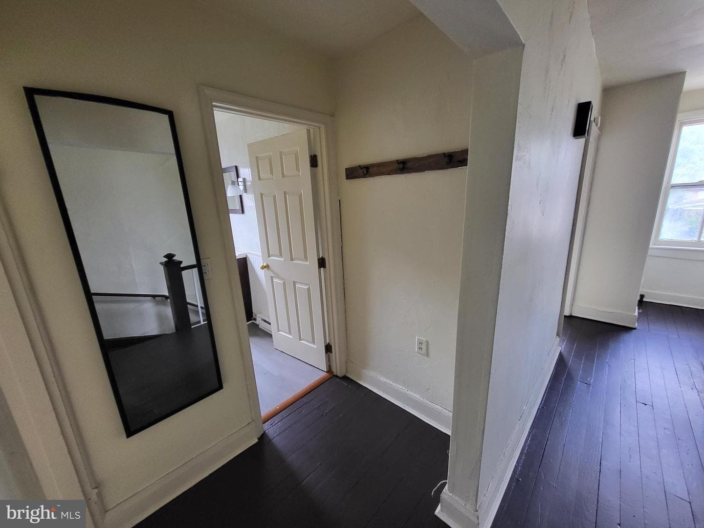 446 E Queen Street photo 15