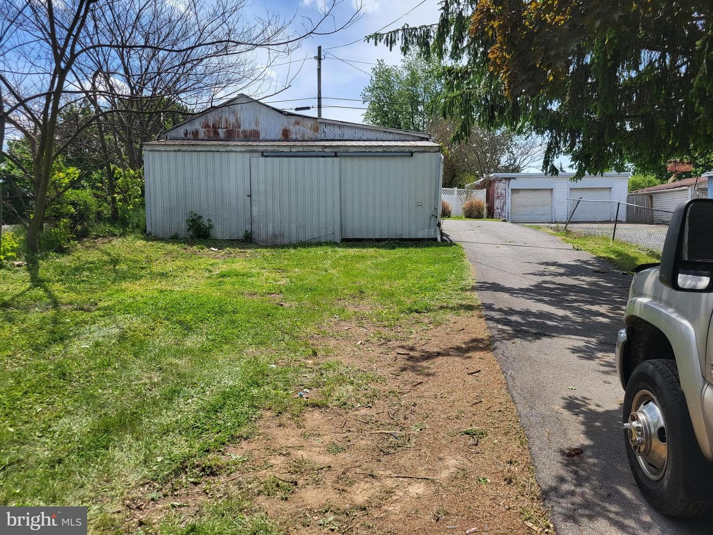 446 E Queen Street photo 20
