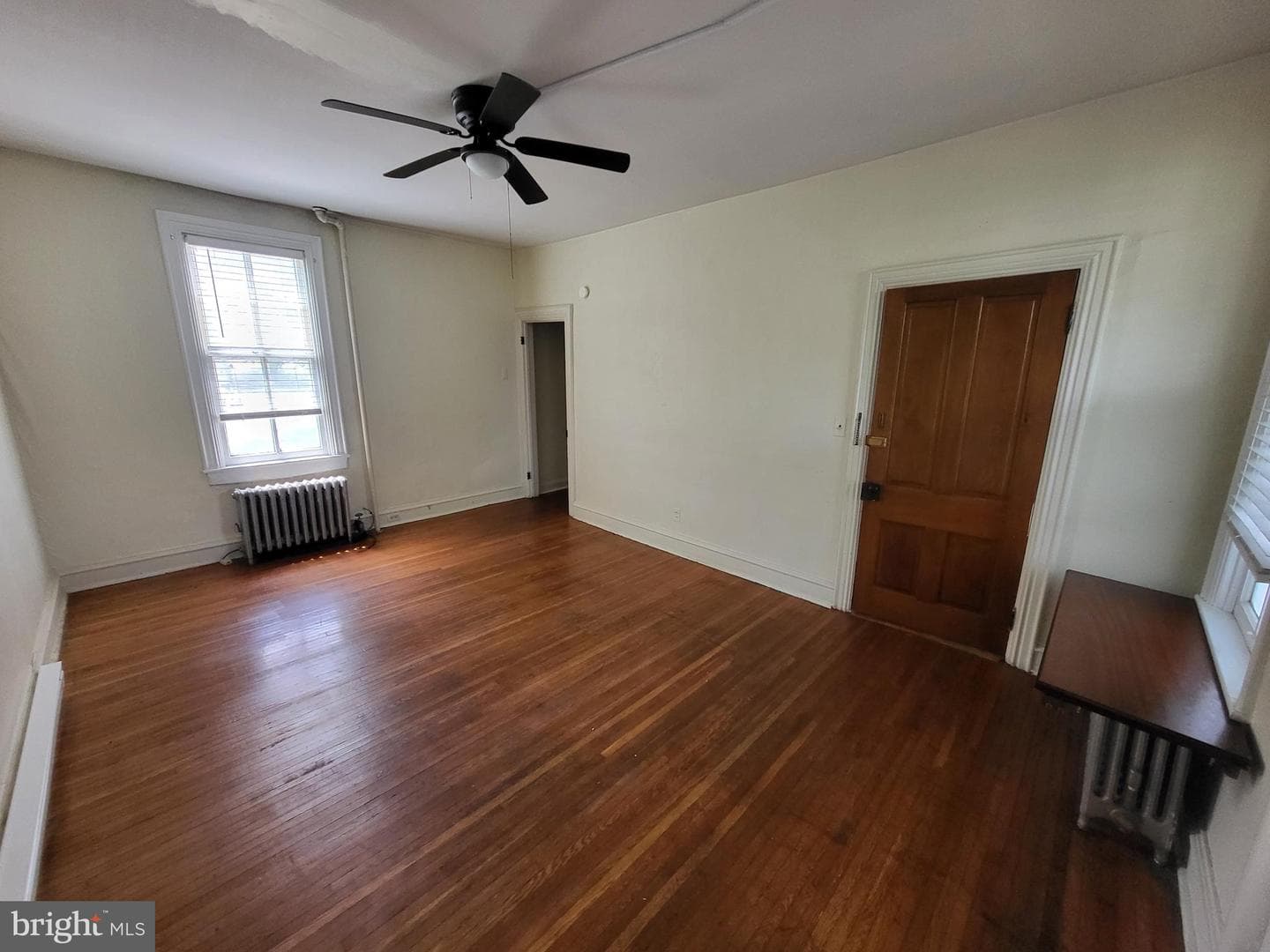 446 E Queen Street photo 6