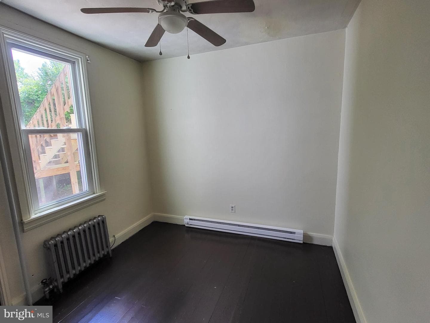 446 E Queen Street photo 7