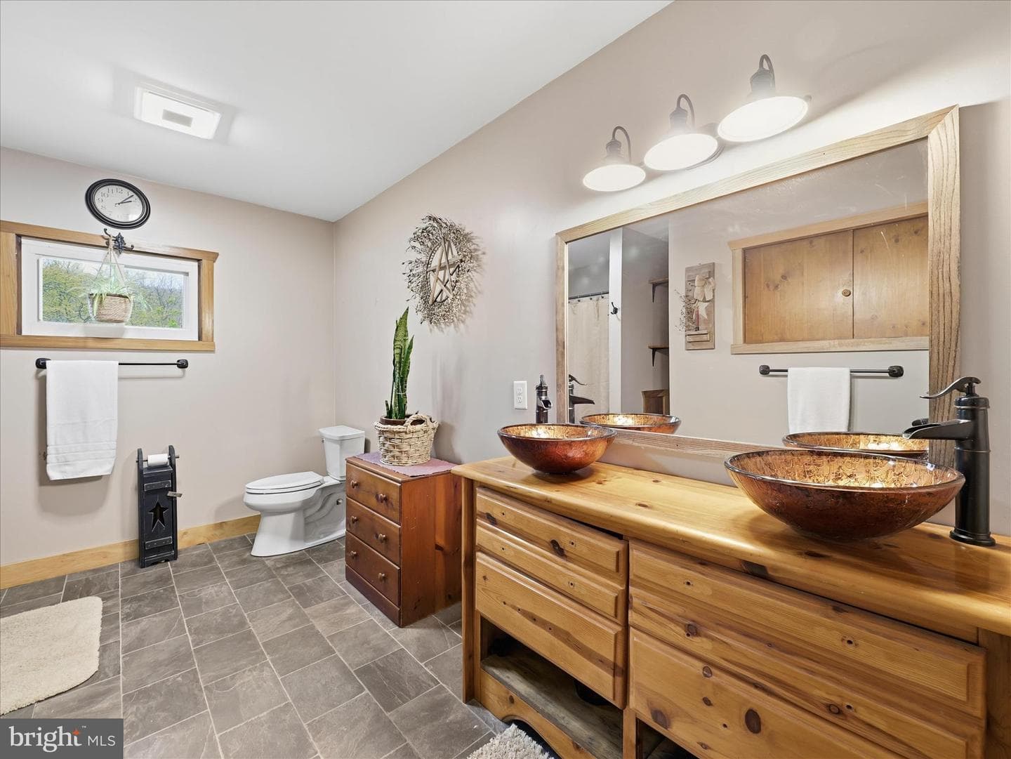21725 Amberson Road photo 19
