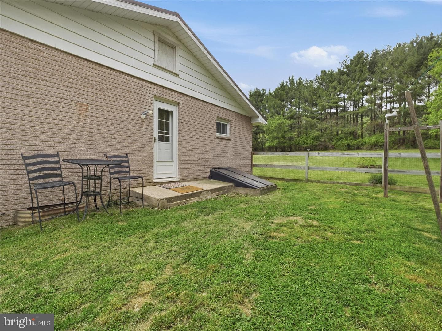 21725 Amberson Road photo 27