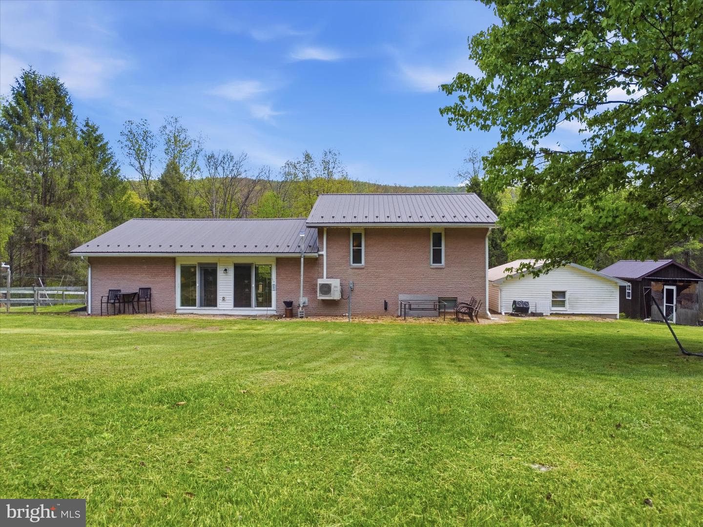21725 Amberson Road photo 29
