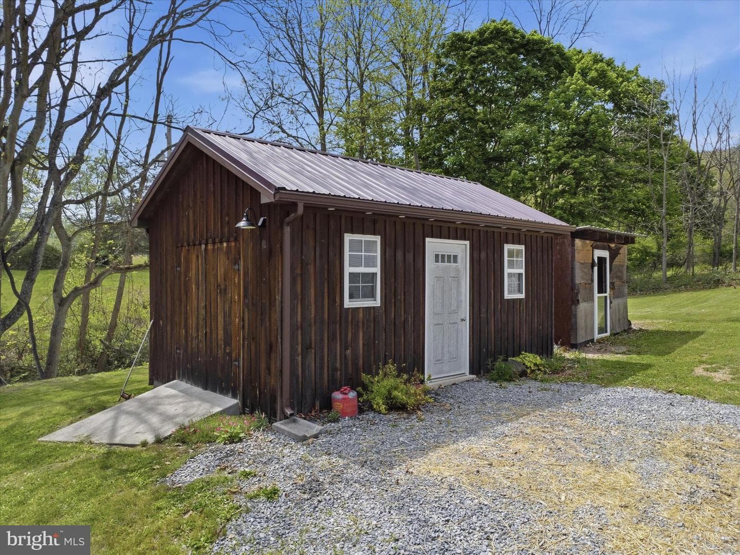 21725 Amberson Road photo 34