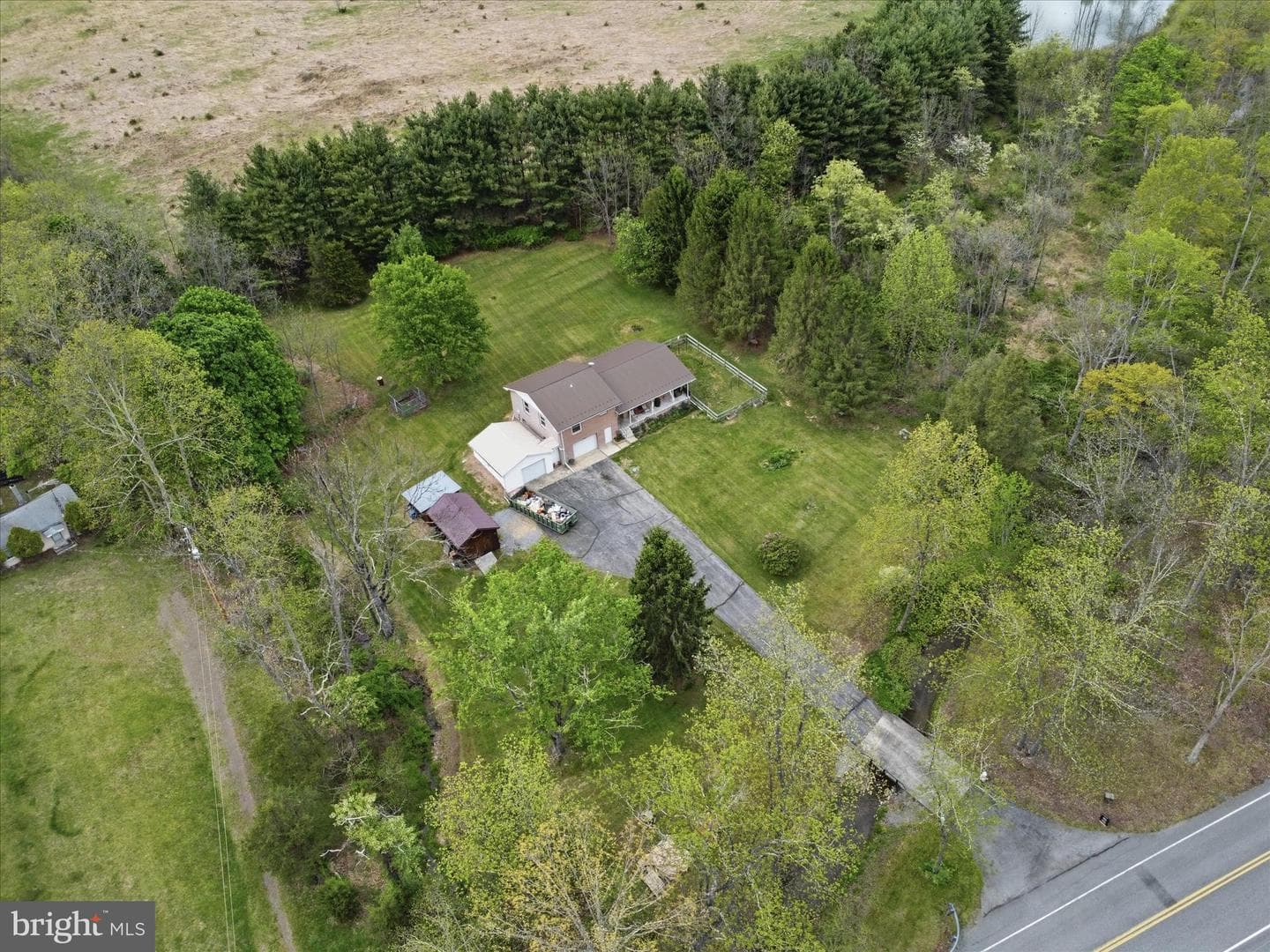 21725 Amberson Road photo 40