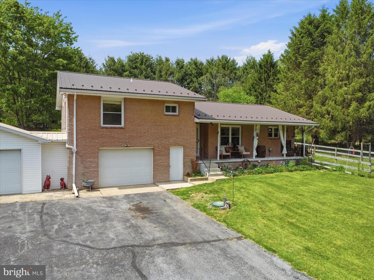 21725 Amberson Road photo 7