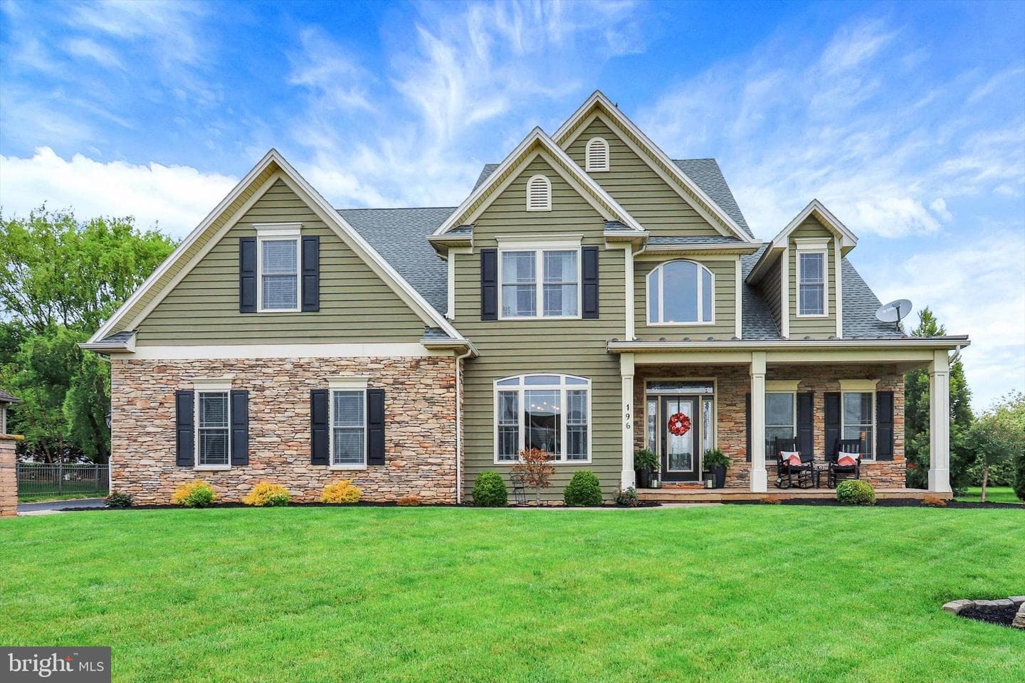 196 Summer Breeze Lane photo 2