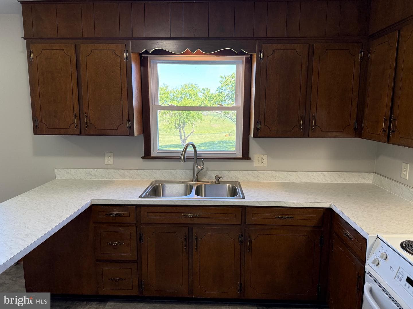 1423 Brechbill Road photo 9