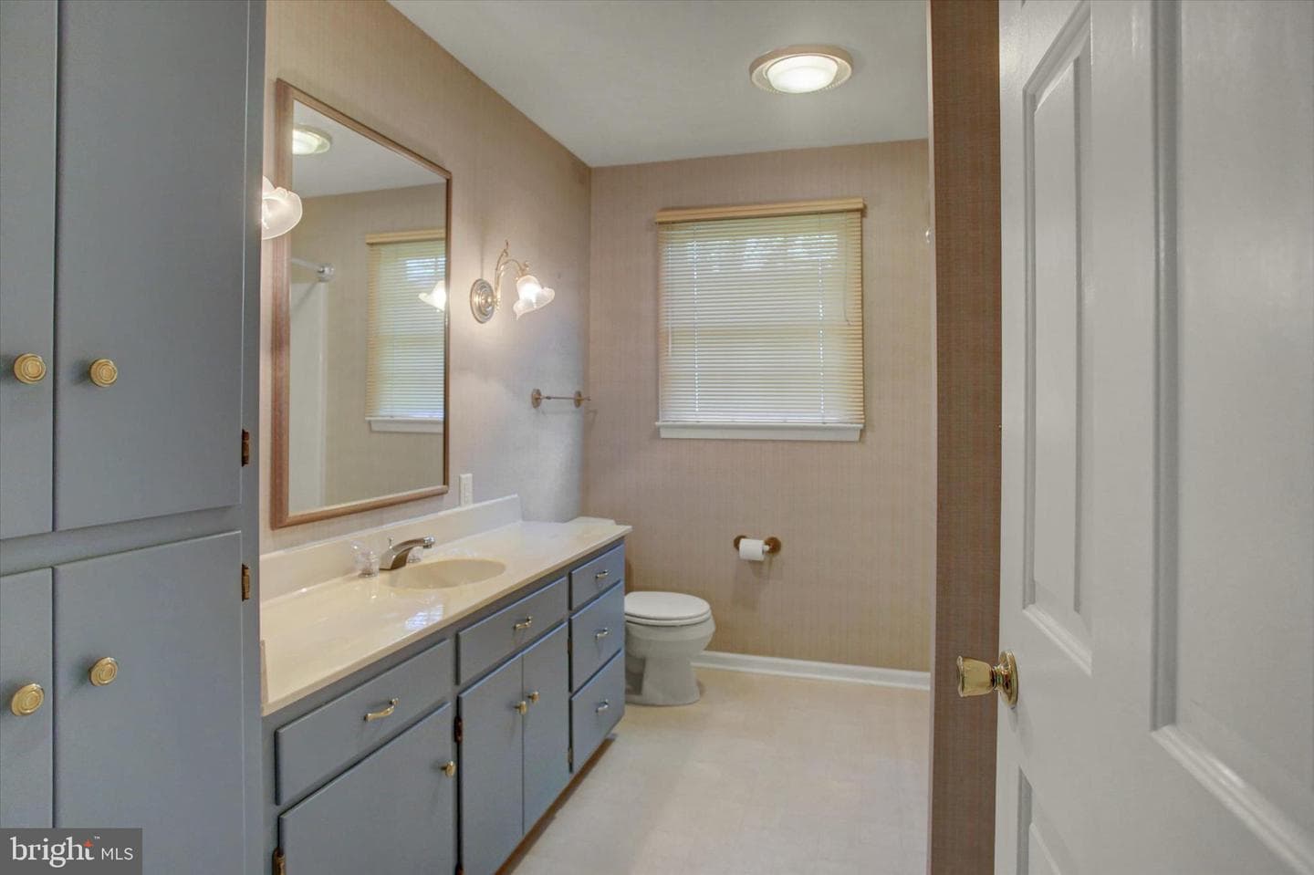 9495 Hesshire Hill Court photo 12