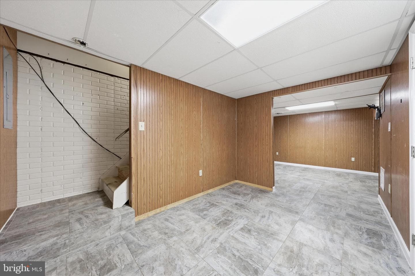 8757 Kings Road photo 37