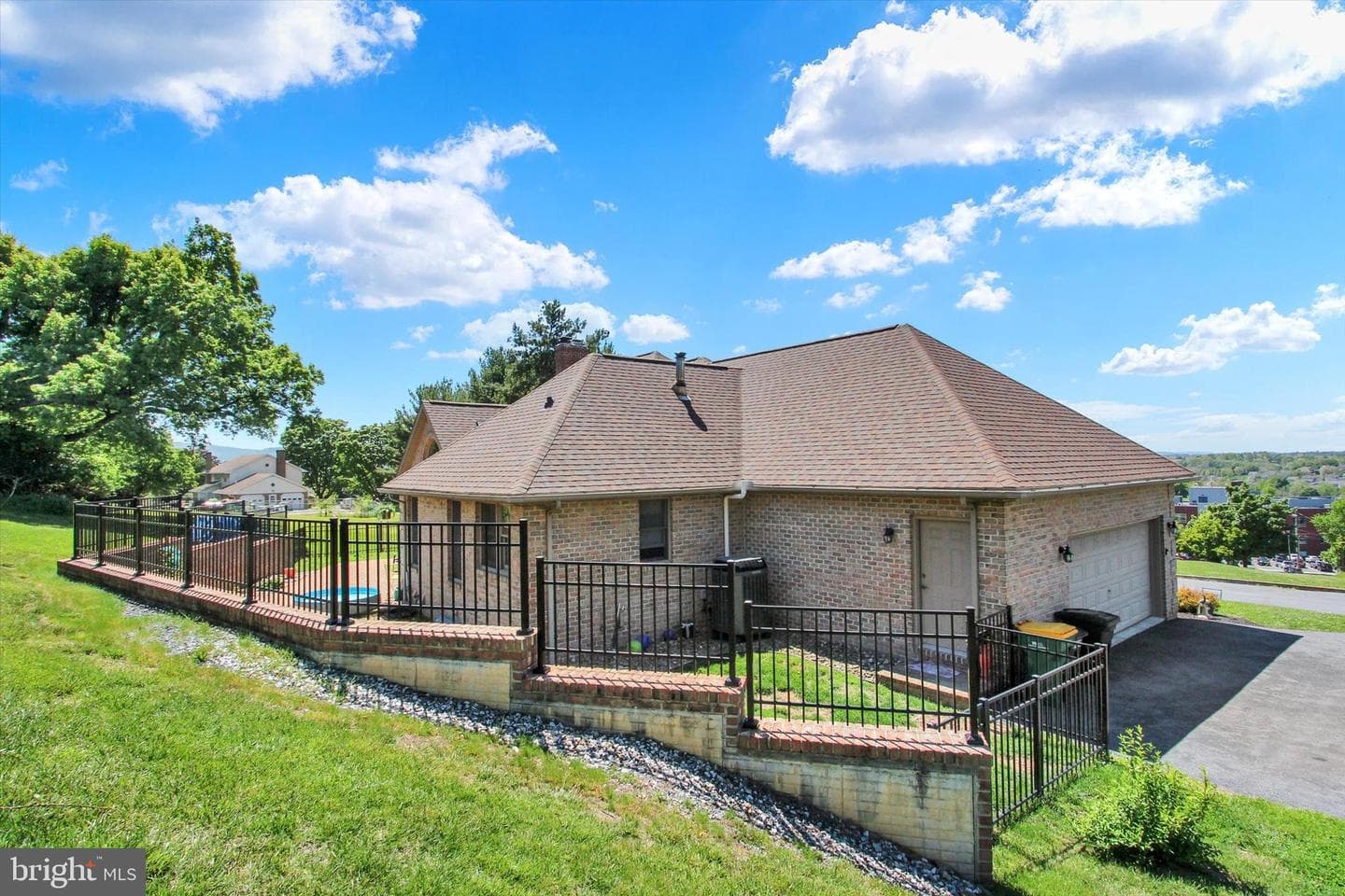 605 Vista Court photo 40