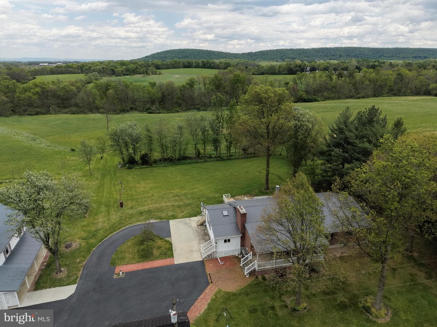 12591 Shimpstown Rd photo 23