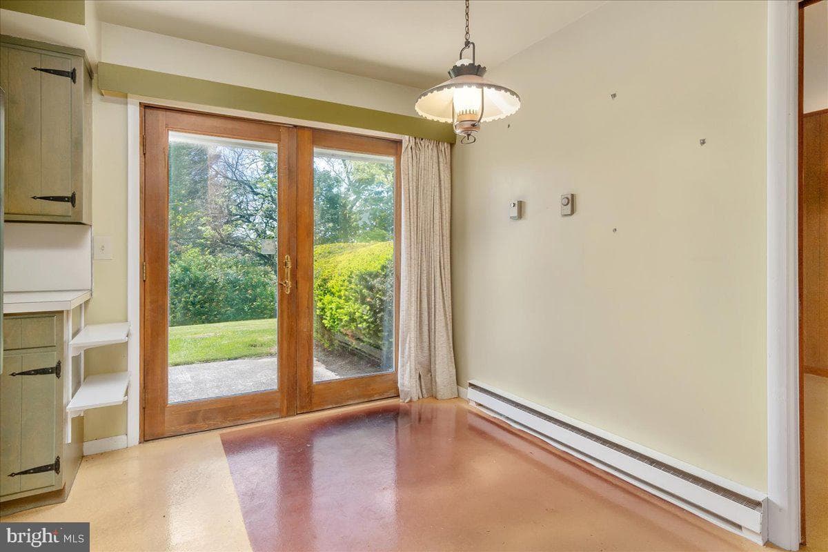 6391 Hillcrest photo 10