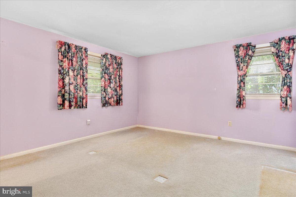 6391 Hillcrest photo 21
