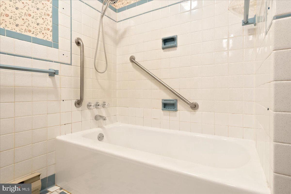 6391 Hillcrest photo 25