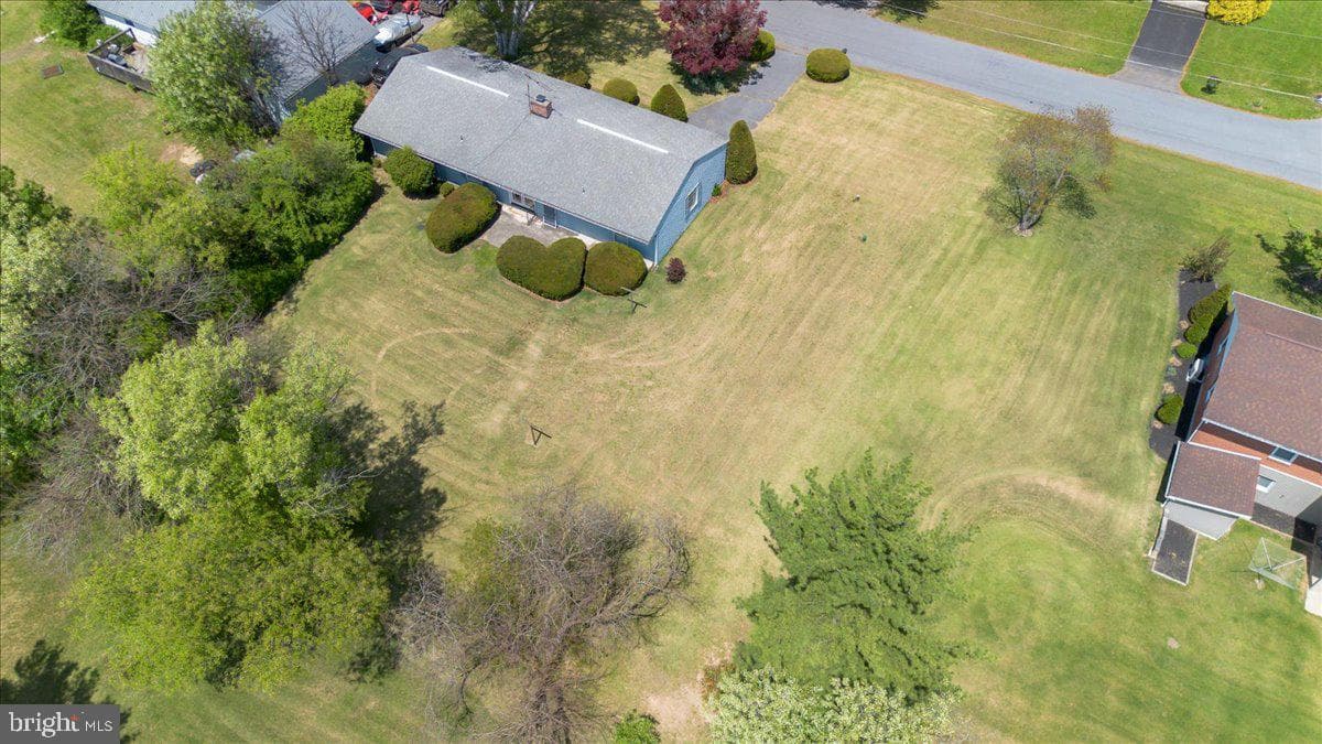 6391 Hillcrest photo 36