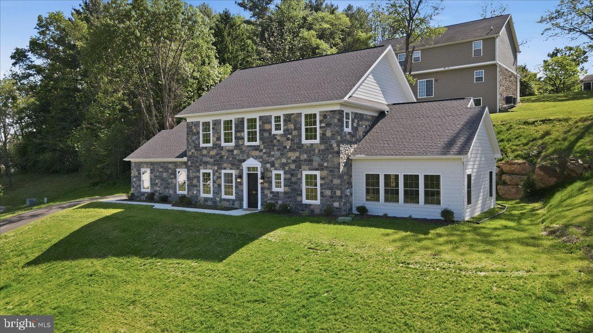 130 Woodbriar Drive, Chambersburg