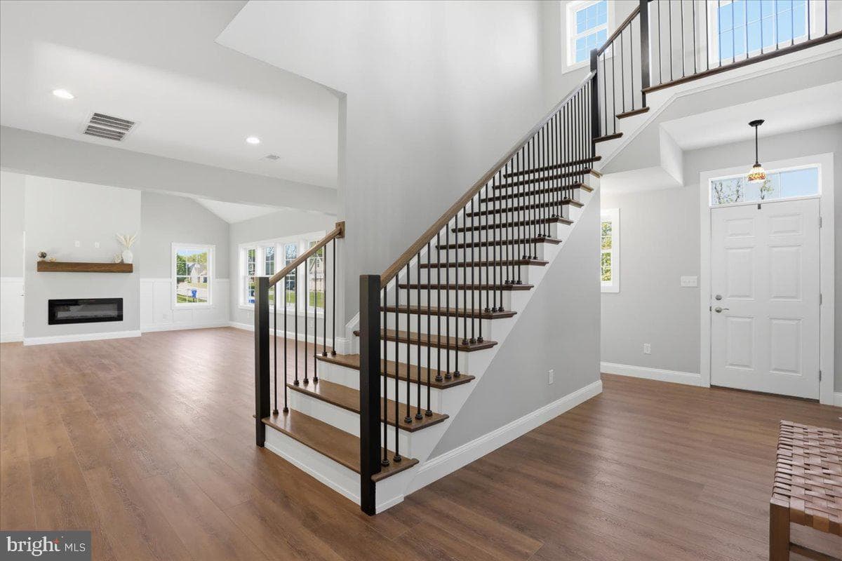 130 Woodbriar Drive photo 4