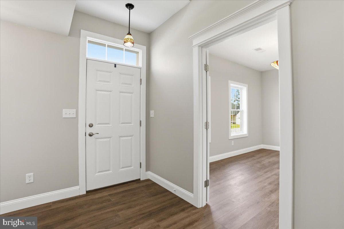 130 Woodbriar Drive photo 5