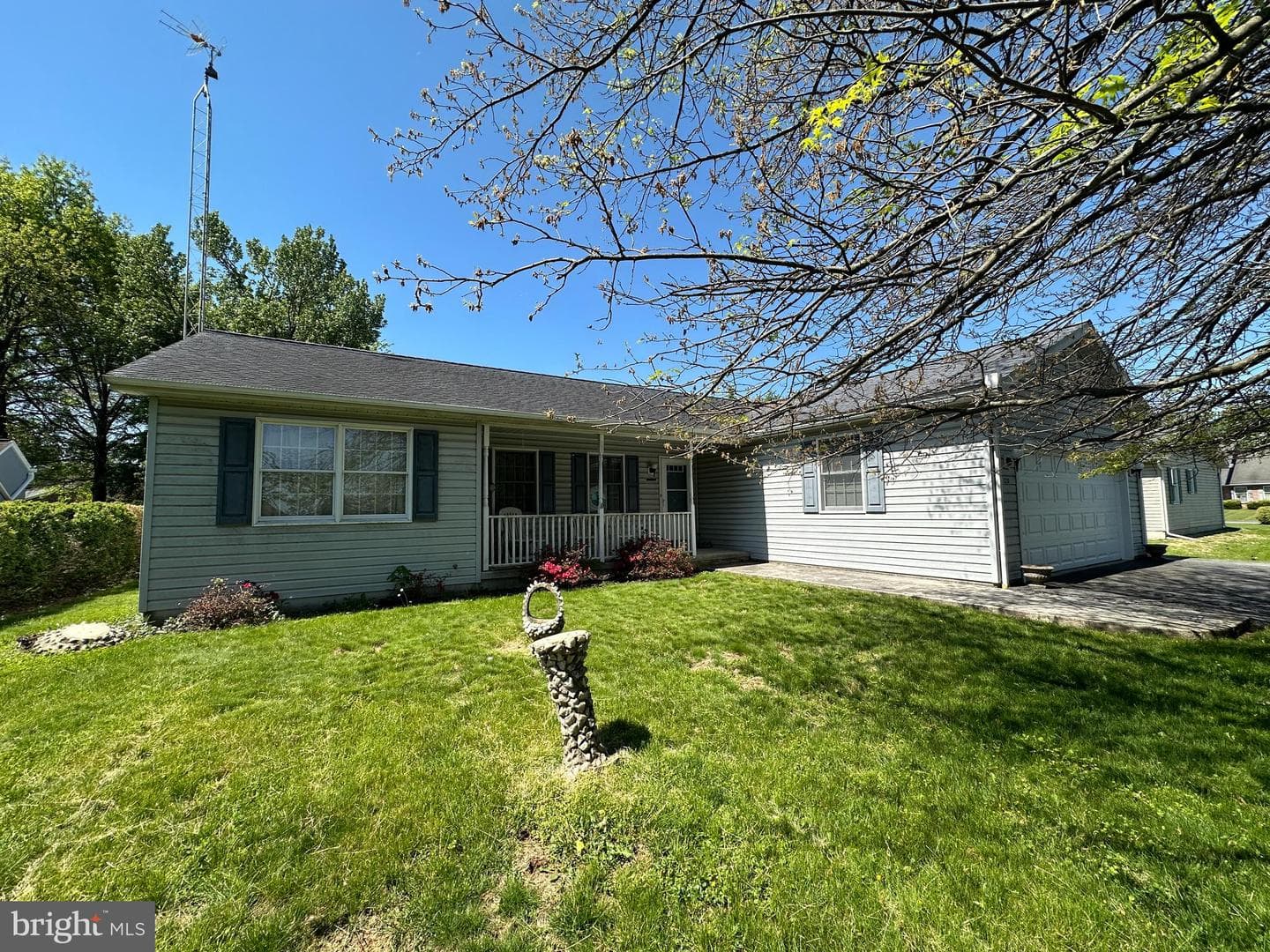 120 Chancellor Drive photo 4