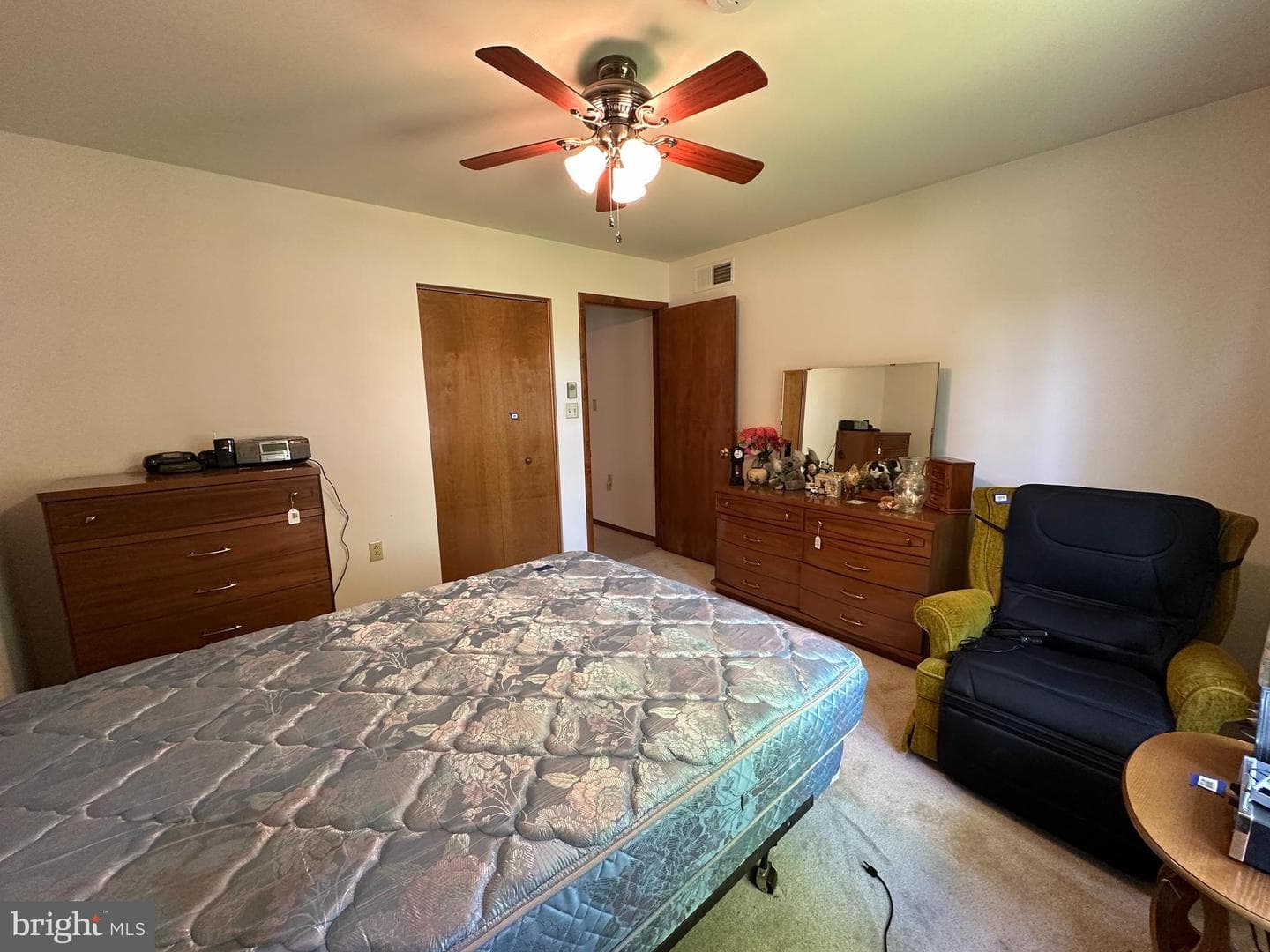 120 Chancellor Drive photo 41