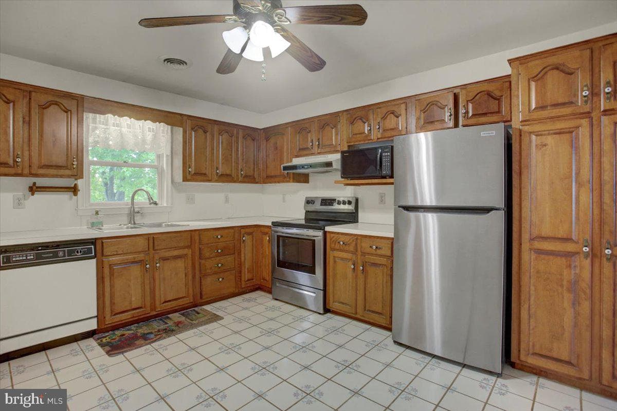 848 Carey Drive photo 13