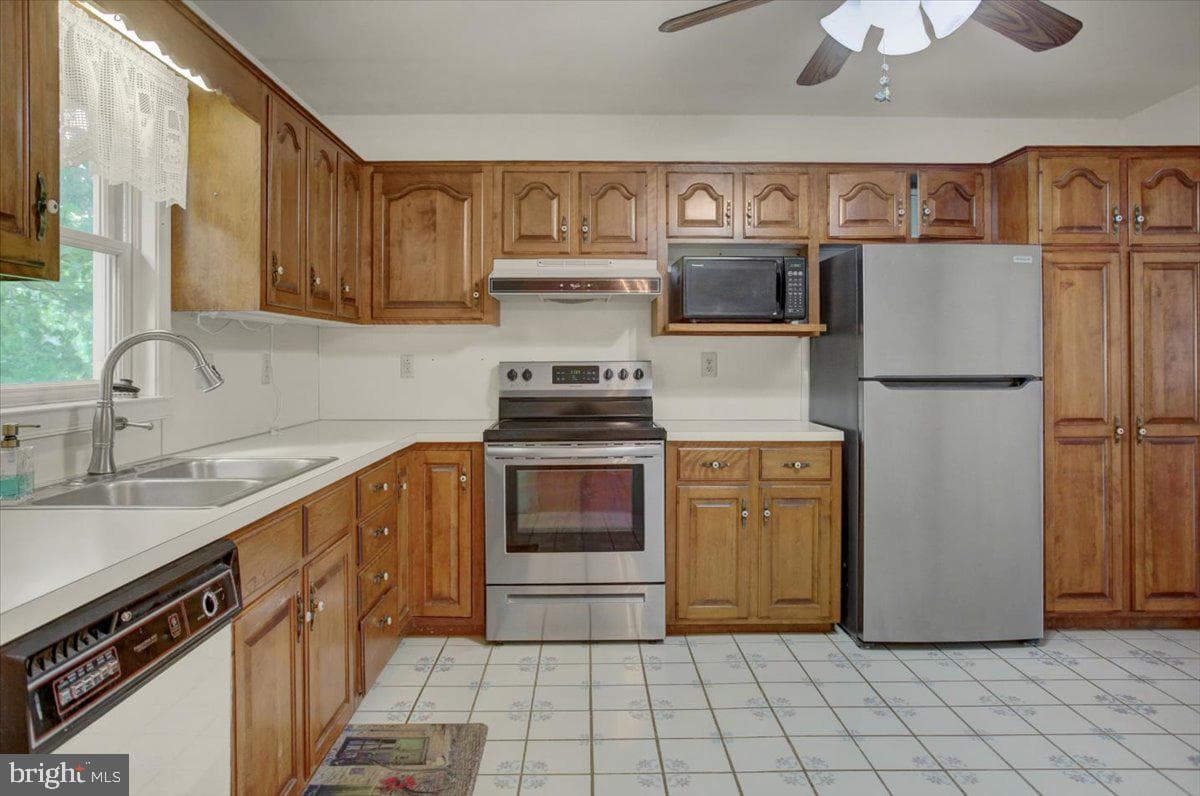 848 Carey Drive photo 14