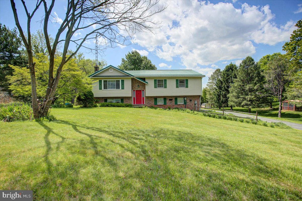 848 Carey Drive photo 2