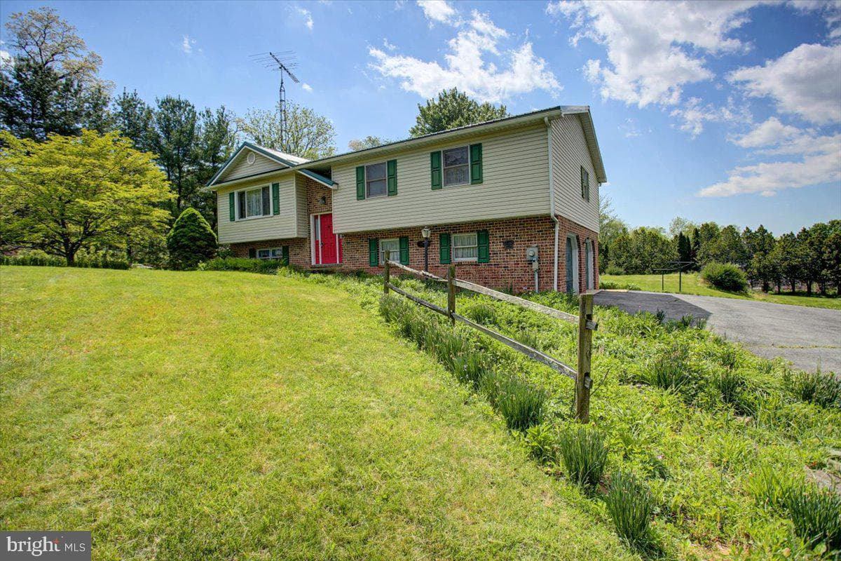 848 Carey Drive photo 8
