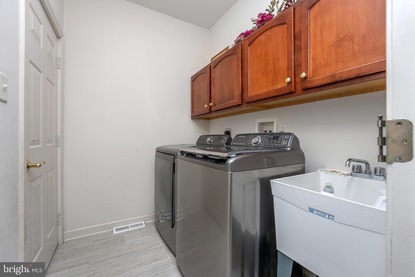 2384 Castlegreen Drive photo 34