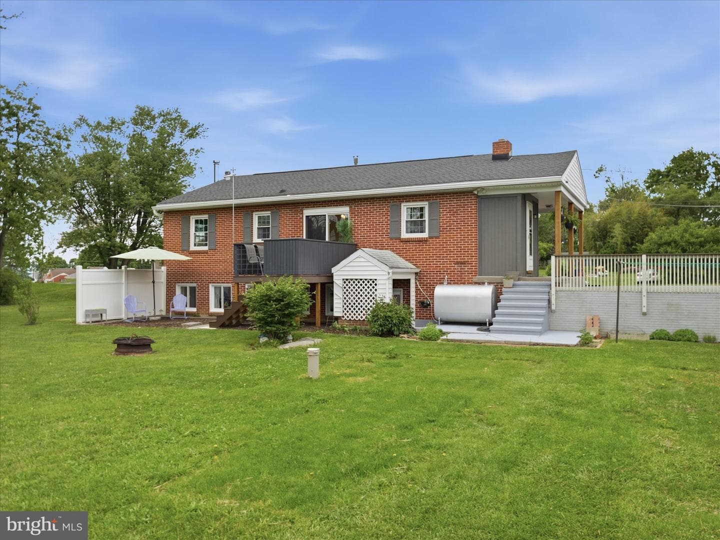 380 Hade Street photo 43