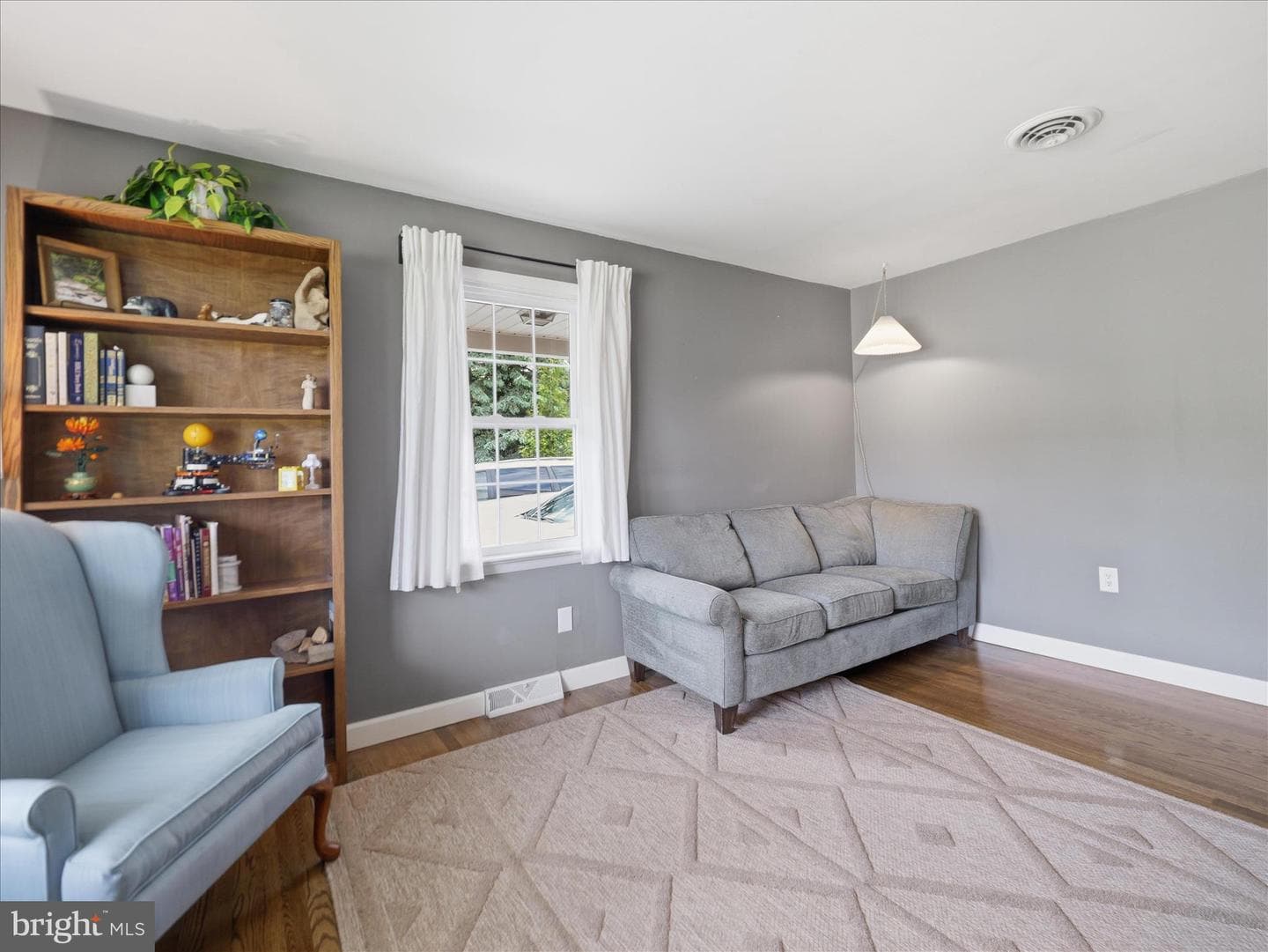 380 Hade Street photo 7