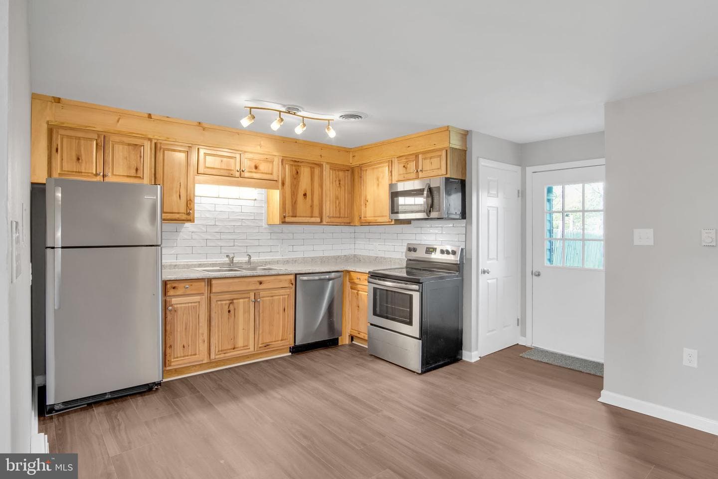3546 Gregway Drive photo 4