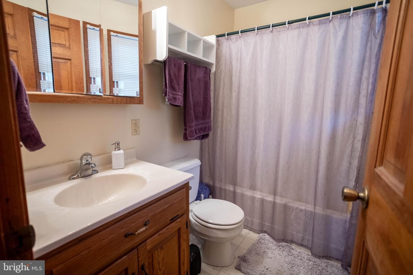 1015 Heritage Avenue photo 17
