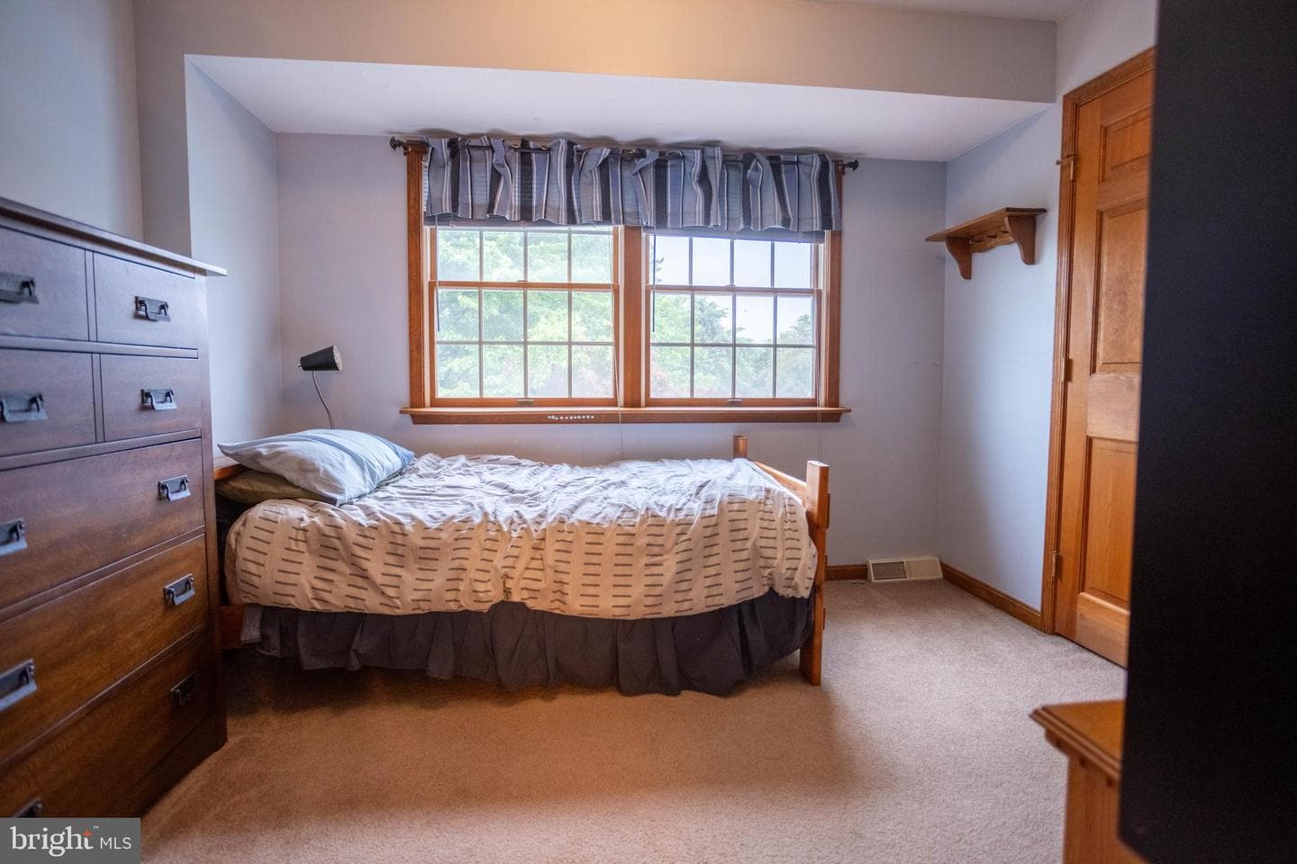 1015 Heritage Avenue photo 18