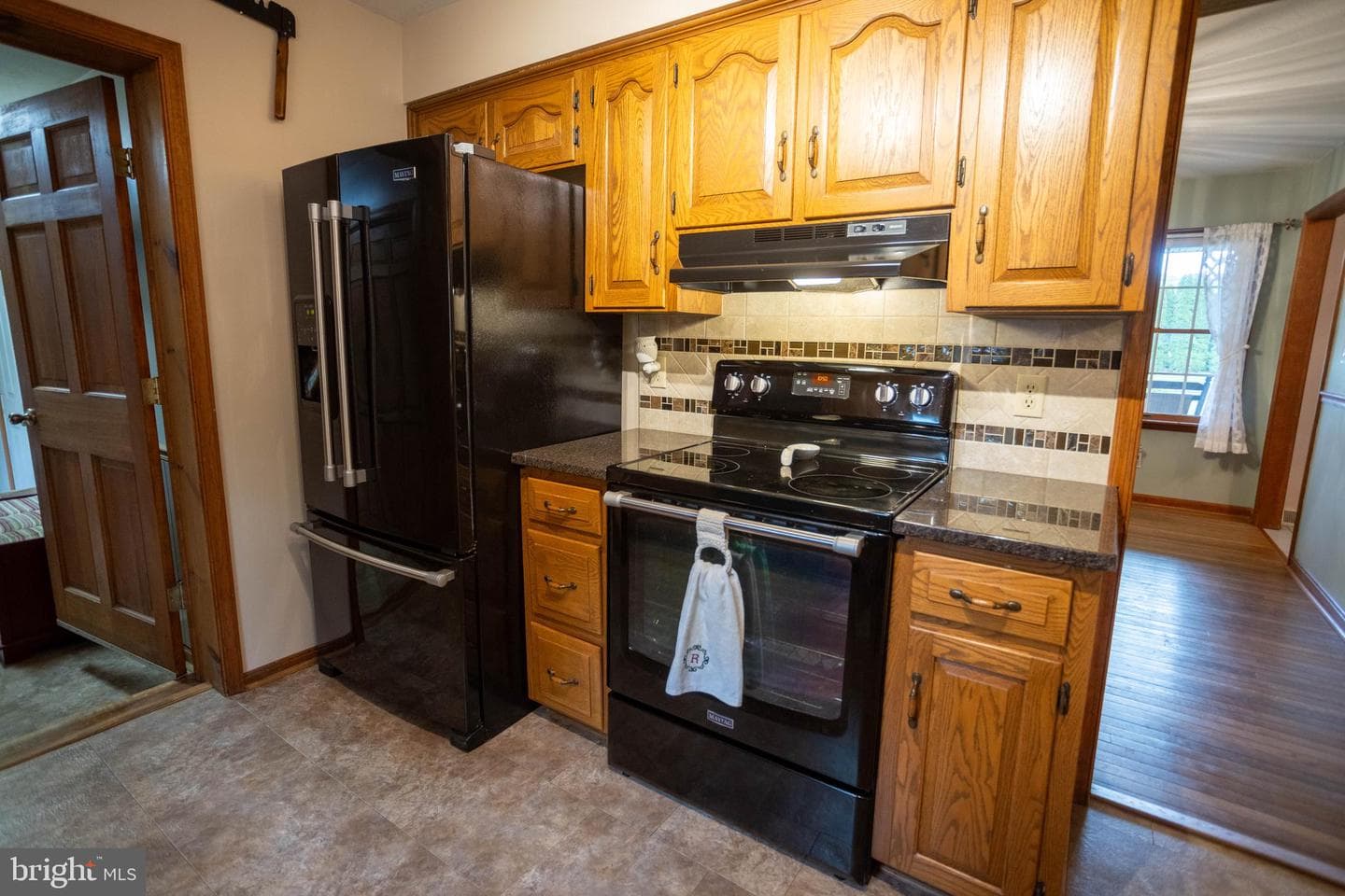1015 Heritage Avenue photo 9