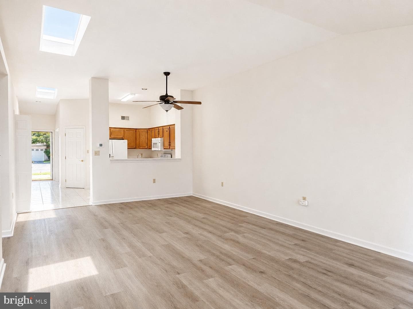 883 Geyer Drive photo 4